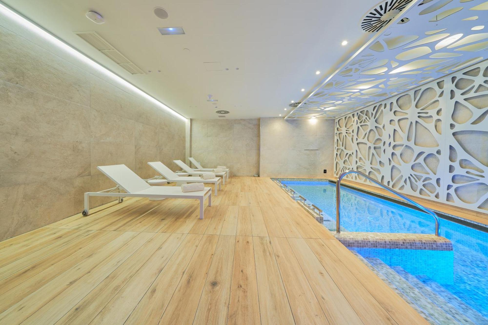 ホテル Eurostars Oasis マルベーリャ エクステリア 写真