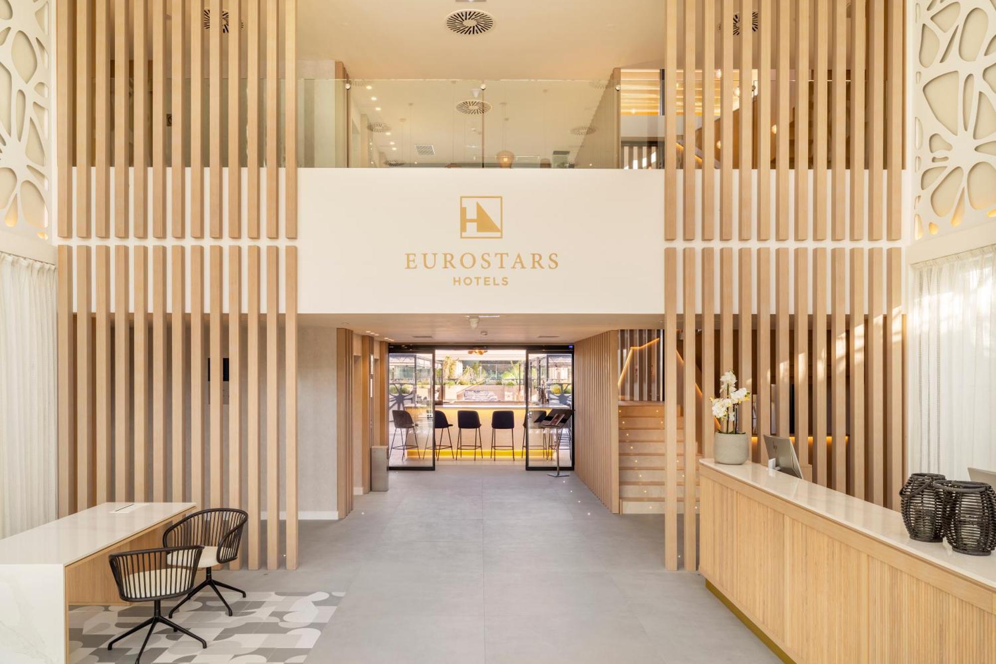 ホテル Eurostars Oasis マルベーリャ エクステリア 写真