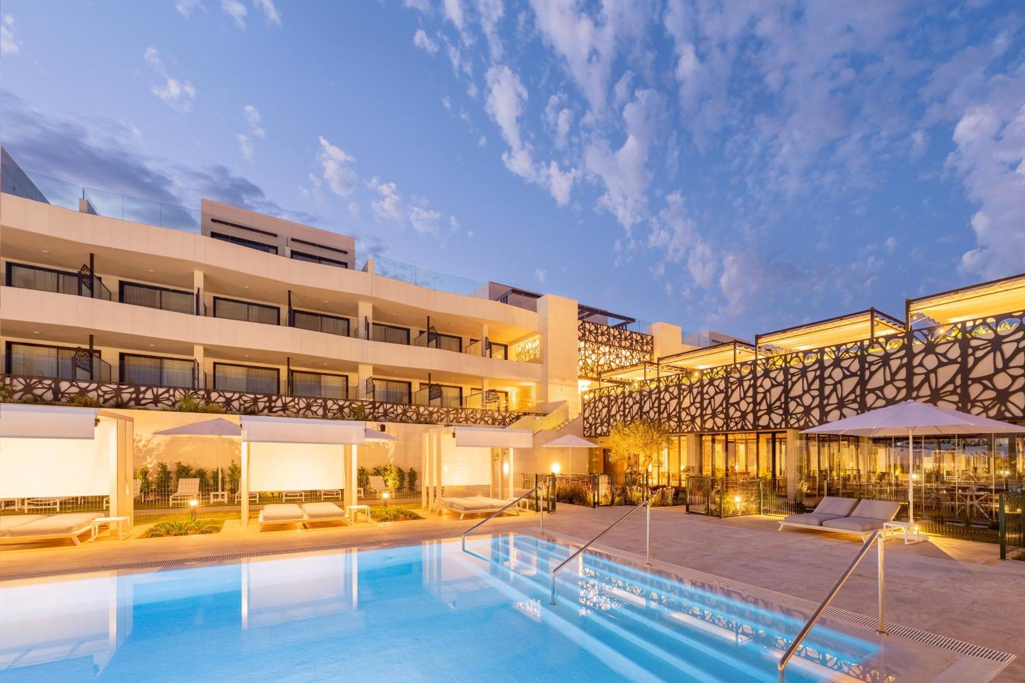 ホテル Eurostars Oasis マルベーリャ エクステリア 写真