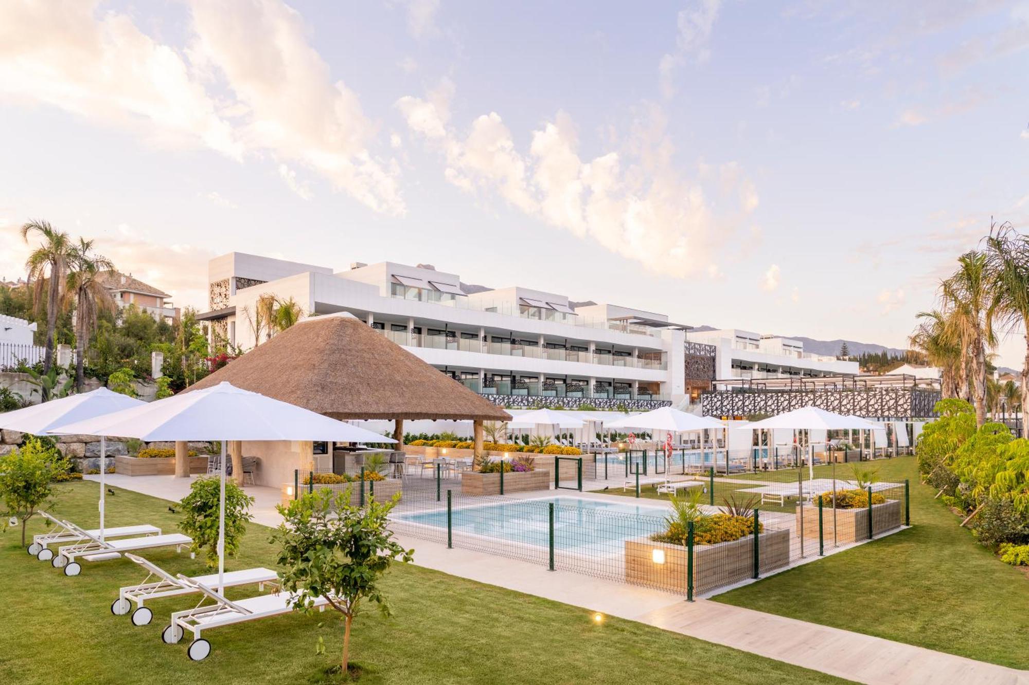 ホテル Eurostars Oasis マルベーリャ エクステリア 写真